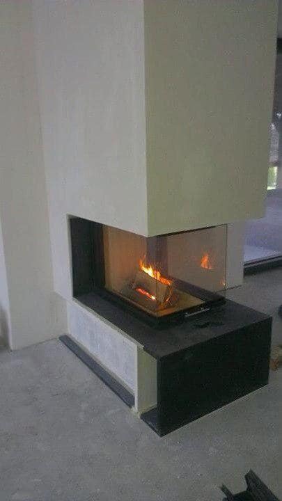 Three-sided gas fireplace